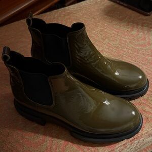 AGL patent leather Chelsea boot Sz 37 shoes rubber soles
